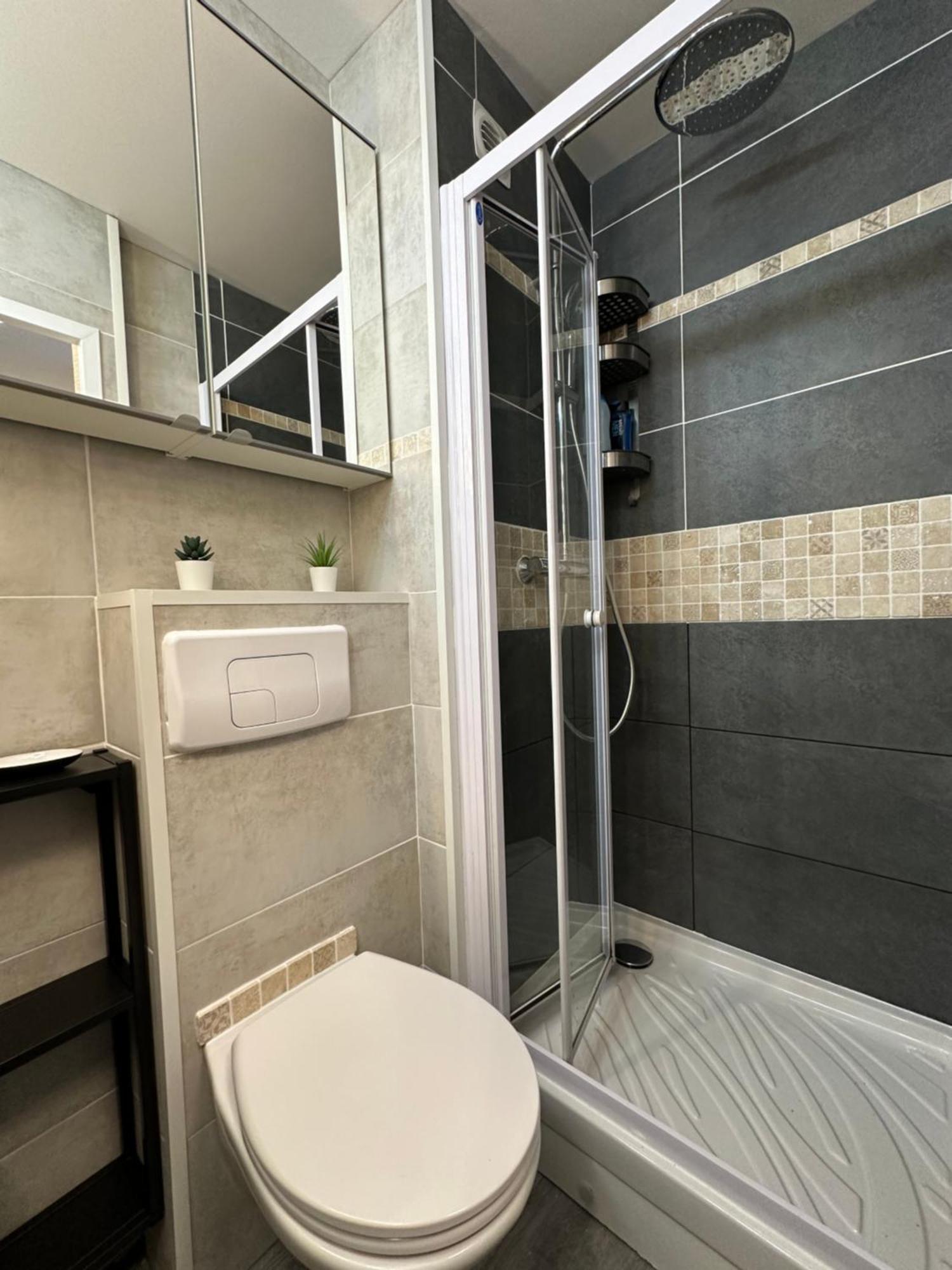 Studio Vue Port, Parking Prive, Terrasse, Clim 勒格罗-迪鲁瓦 外观 照片